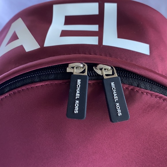 New MICHAEL KORS Large DK BERRY Backpack - Picture 2 of 10